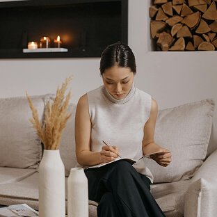 Furnishop Social Media Feed 1